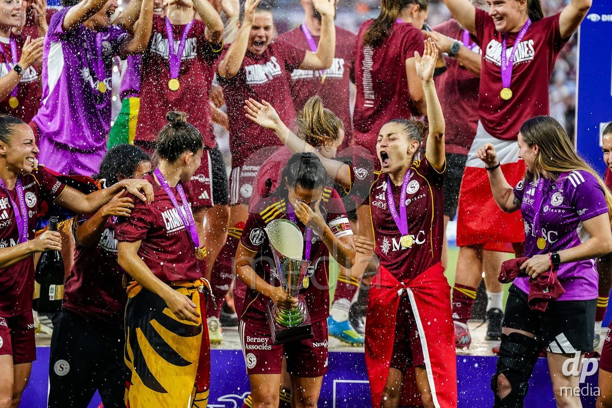 GENEVA, SWITZERLAND - MAY 29: Celebration of team Servette after winning the Final of the AXA Women's Super League match between Servette FC Chenois Feminin and BSC YB Frauen at Stade de Geneve on May 29, 2026 in Geneva, Switzerland.
