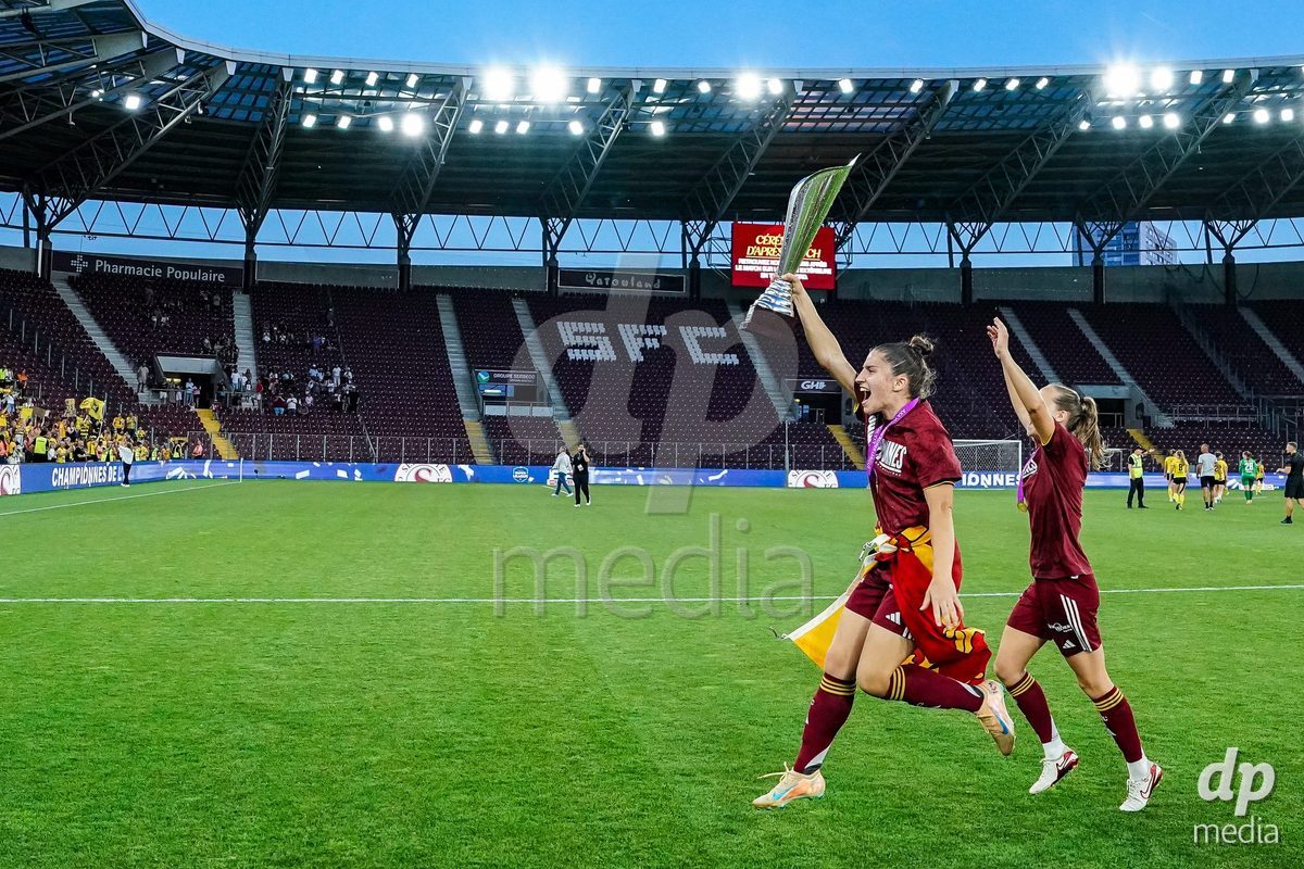 GENEVA, SWITZERLAND - MAY 29: Celebration of team Servette after winning the Final of the AXA Women's Super League match between Servette FC Chenois Feminin and BSC YB Frauen at Stade de Geneve on May 29, 2026 in Geneva, Switzerland.