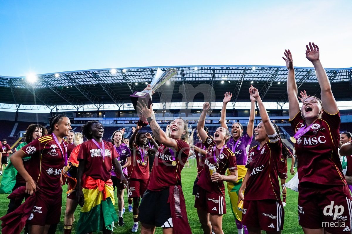 GENEVA, SWITZERLAND - MAY 29: Celebration of team Servette after winning the Final of the AXA Women's Super League match between Servette FC Chenois Feminin and BSC YB Frauen at Stade de Geneve on May 29, 2026 in Geneva, Switzerland.