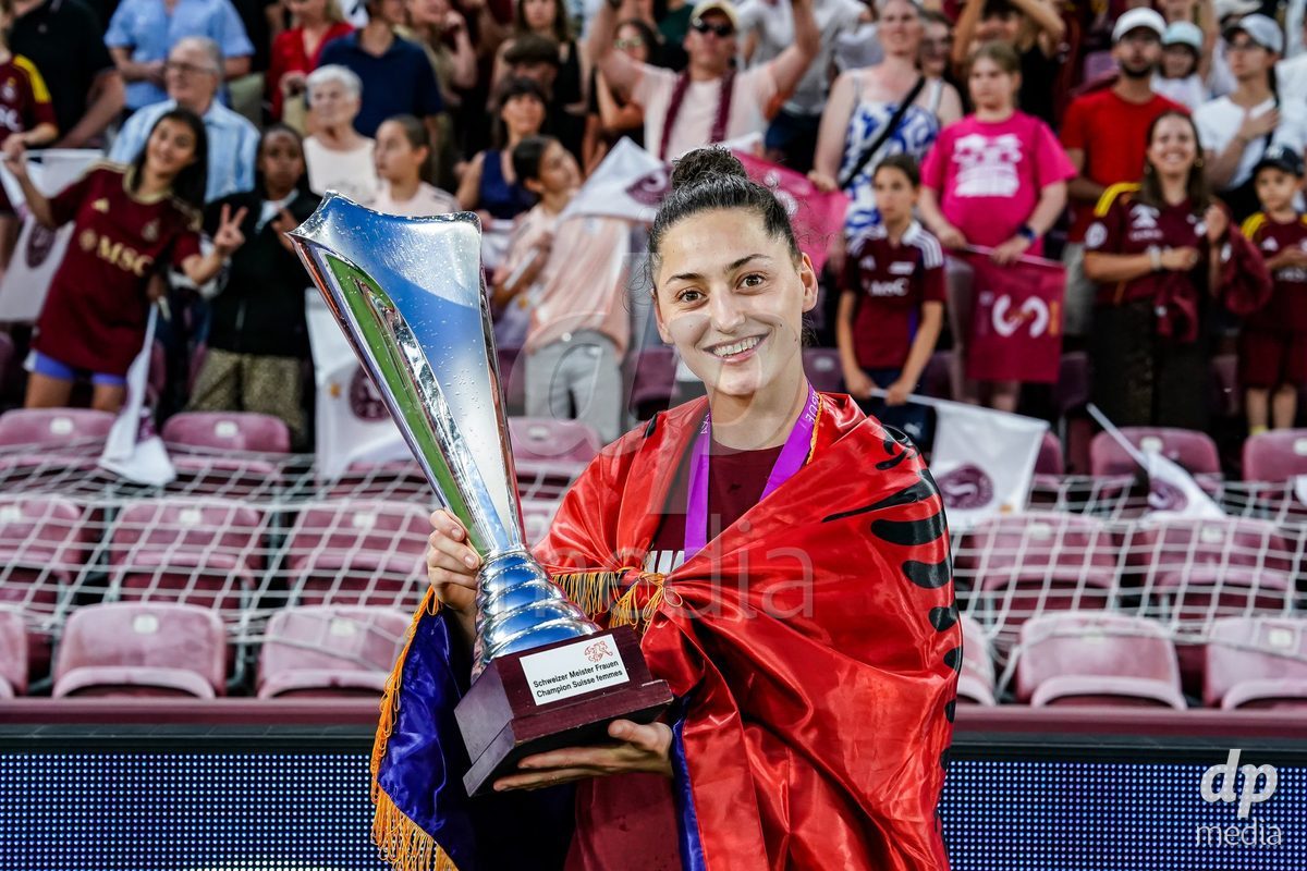 GENEVA, SWITZERLAND - MAY 29: Celebration of team Servette after winning the Final of the AXA Women's Super League match between Servette FC Chenois Feminin and BSC YB Frauen at Stade de Geneve on May 29, 2026 in Geneva, Switzerland.