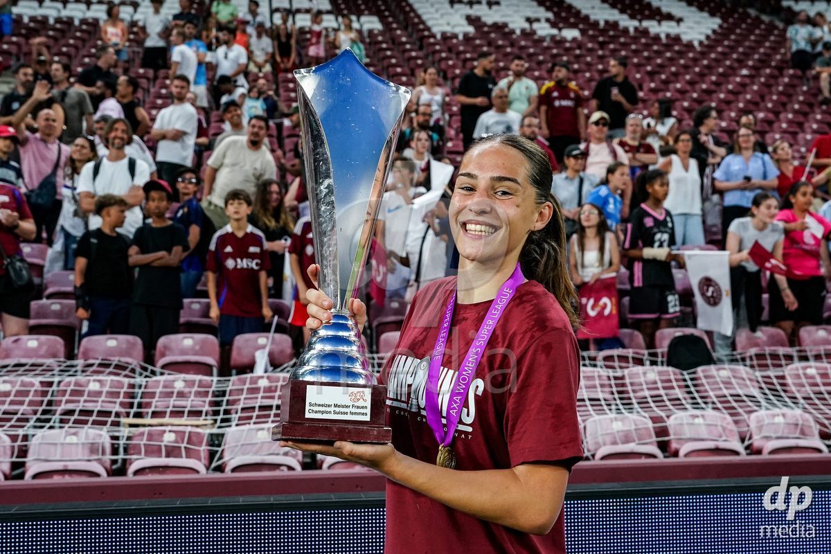 GENEVA, SWITZERLAND - MAY 29: Celebration of team Servette after winning the Final of the AXA Women's Super League match between Servette FC Chenois Feminin and BSC YB Frauen at Stade de Geneve on May 29, 2026 in Geneva, Switzerland.