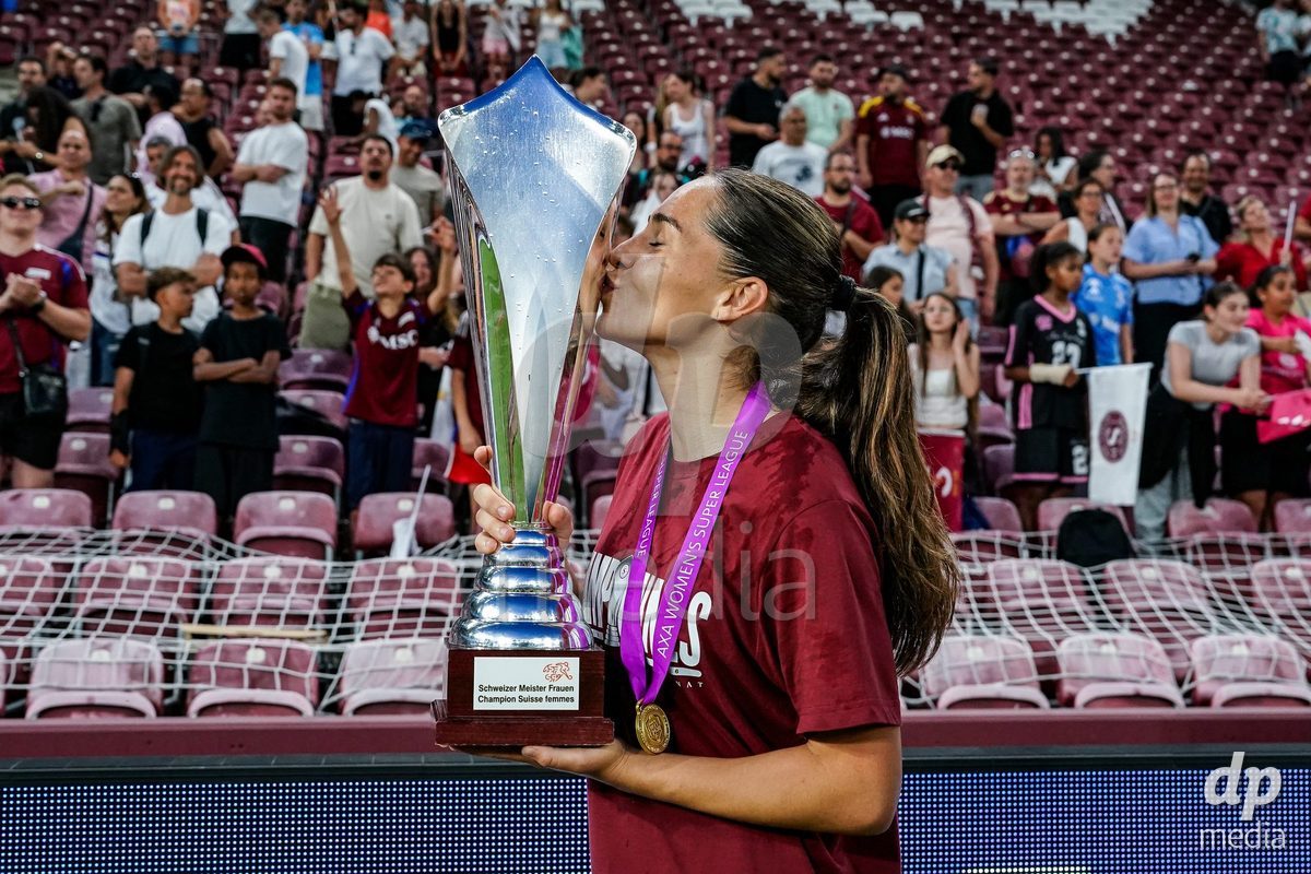 GENEVA, SWITZERLAND - MAY 29: Celebration of team Servette after winning the Final of the AXA Women's Super League match between Servette FC Chenois Feminin and BSC YB Frauen at Stade de Geneve on May 29, 2026 in Geneva, Switzerland.