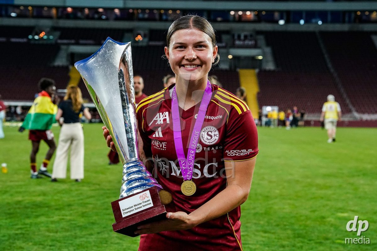 GENEVA, SWITZERLAND - MAY 29: Celebration of team Servette after winning the Final of the AXA Women's Super League match between Servette FC Chenois Feminin and BSC YB Frauen at Stade de Geneve on May 29, 2026 in Geneva, Switzerland.