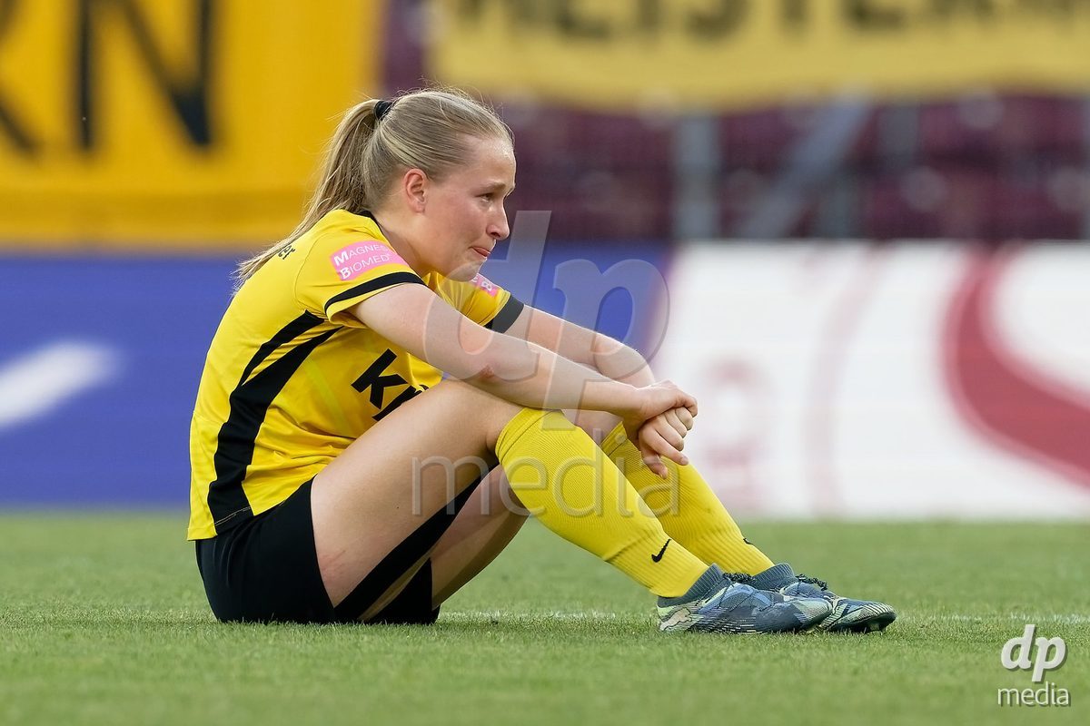 Geneva, Switzerland - May 29 : Noa Linn Munger of BSC YB Frauen looks dejected after losing the final  during the AWSL Final Second Leg match between Servette FC Chenois Feminin  and BSC YB Frauen  at Stade de Geneve on May 29 , 2026 in Geneva, Switzerland.