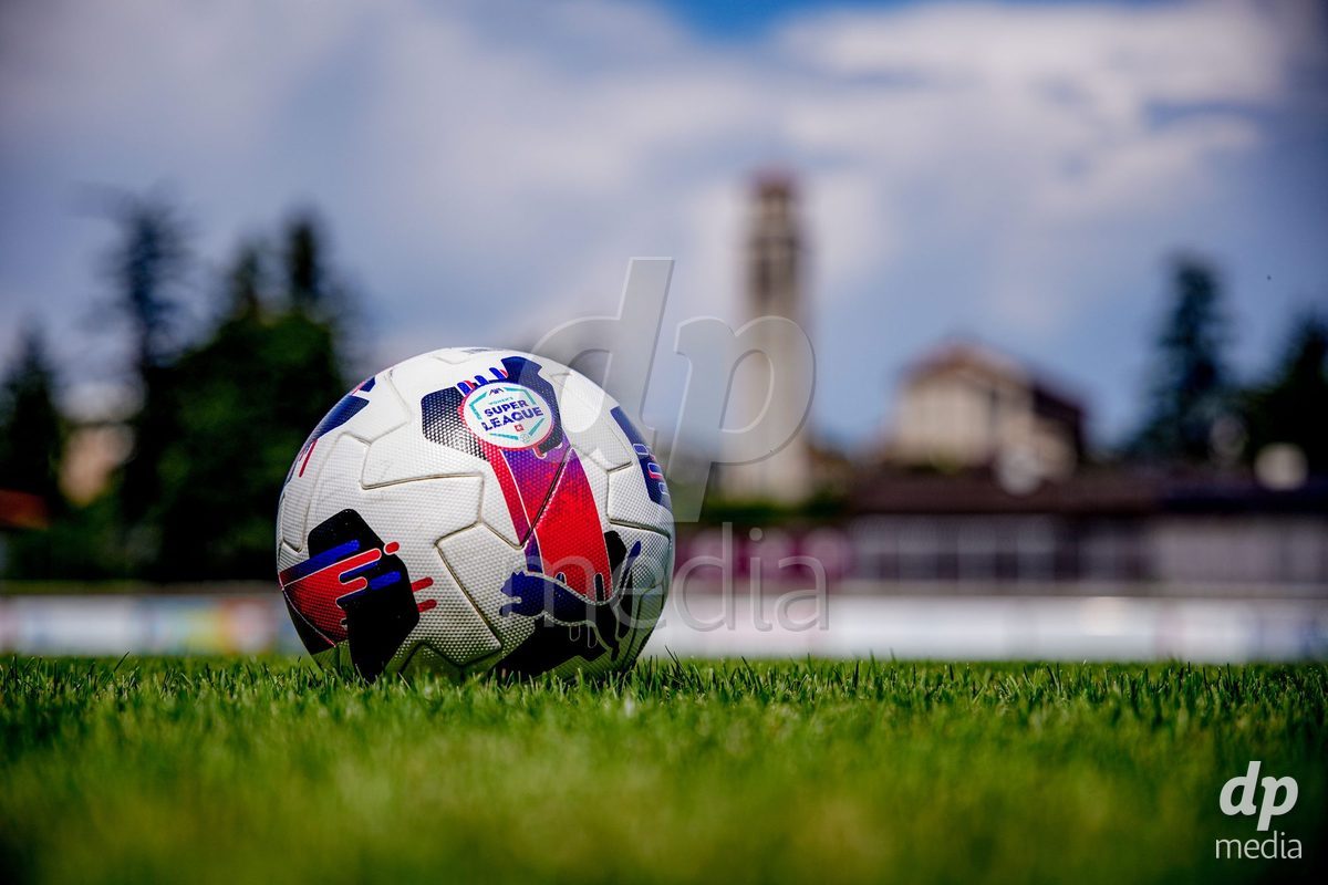 Switzerland: AXA Womens Super League 2026/27, Servette FC Chenois Feminin vs FC Aarau Frauen - Stade des Trois-Chene, Chene-Bourg: AXA Womens Super League official match ball