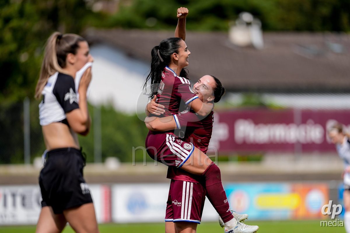 Switzerland: AXA Womens Super League 2026/27, Servette FC Chenois Feminin vs FC Aarau Frauen - Stade des Trois-Chene, Chene-Bourg: Meriame Terchoun (Servette FC Chenois Feminin) celebrating with team after scoring teams first goal