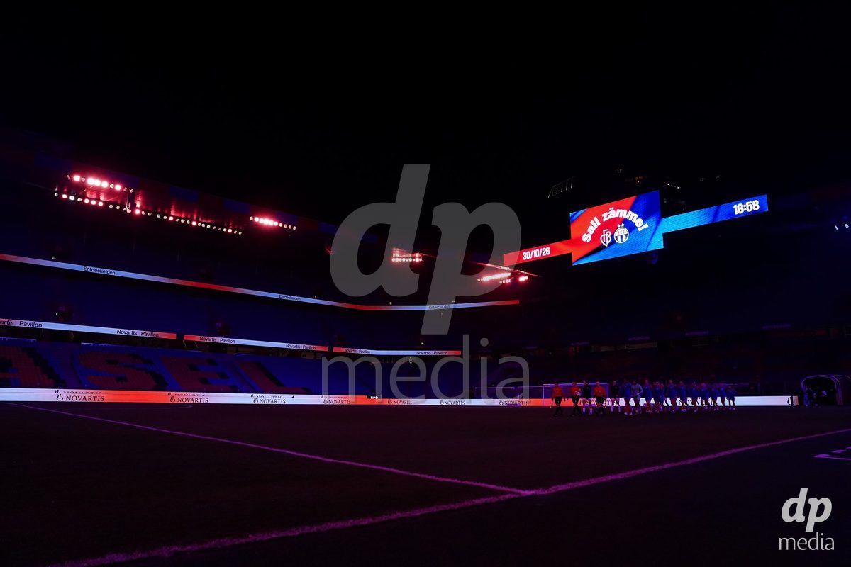 BASEL, SWITZERLAND - OCTOBER 30: Players walk in prior to the AXA Women's Super League match between FC Basel 1893 and FC Zurich at St. Jakob-Park on October 30, 2026 in Basel, Switzerland.  (Photo by Daniela Porcelli/DP Media)