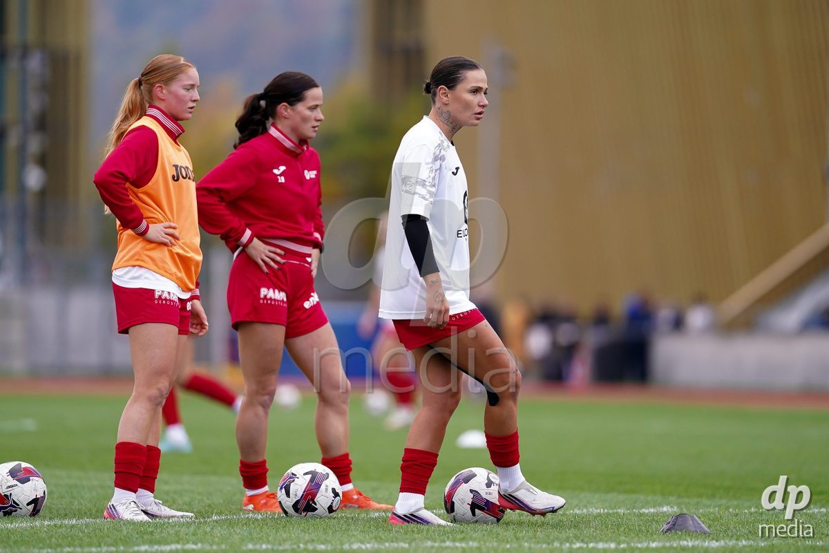 LUZERN, SWITZERLAND - OCTOBER 31: Vanesa Hoti of FC Aarau Frauen warming up during the AXA Women's Super League match between FC Luzern and FC Aarau Frauen at Hubelmatt on October 31, 2026 in Luzern, Switzerland.
