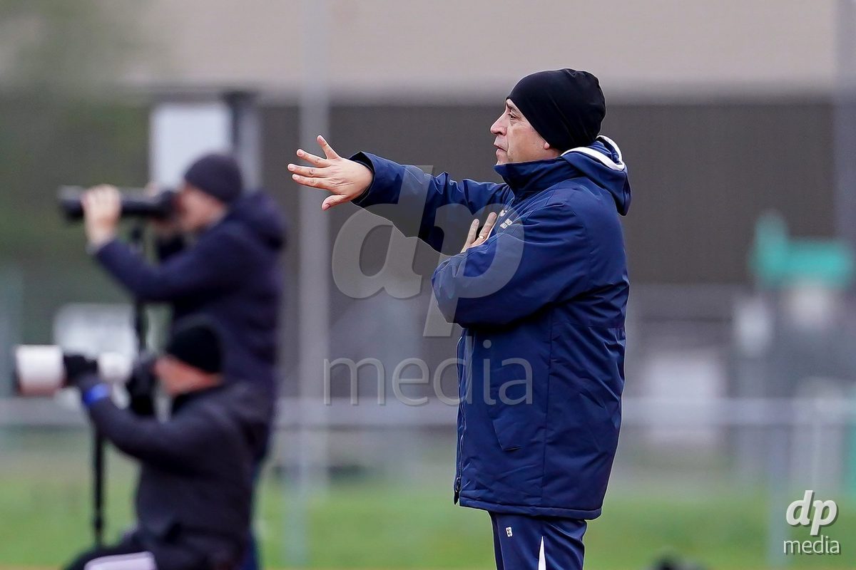 LUZERN, SWITZERLAND - OCTOBER 31: Eduardo Barrera, Head Coach of FC Aarau Frauen, during the AXA Women's Super League match between FC Luzern and FC Aarau Frauen at Hubelmatt on October 31, 2026 in Luzern, Switzerland.