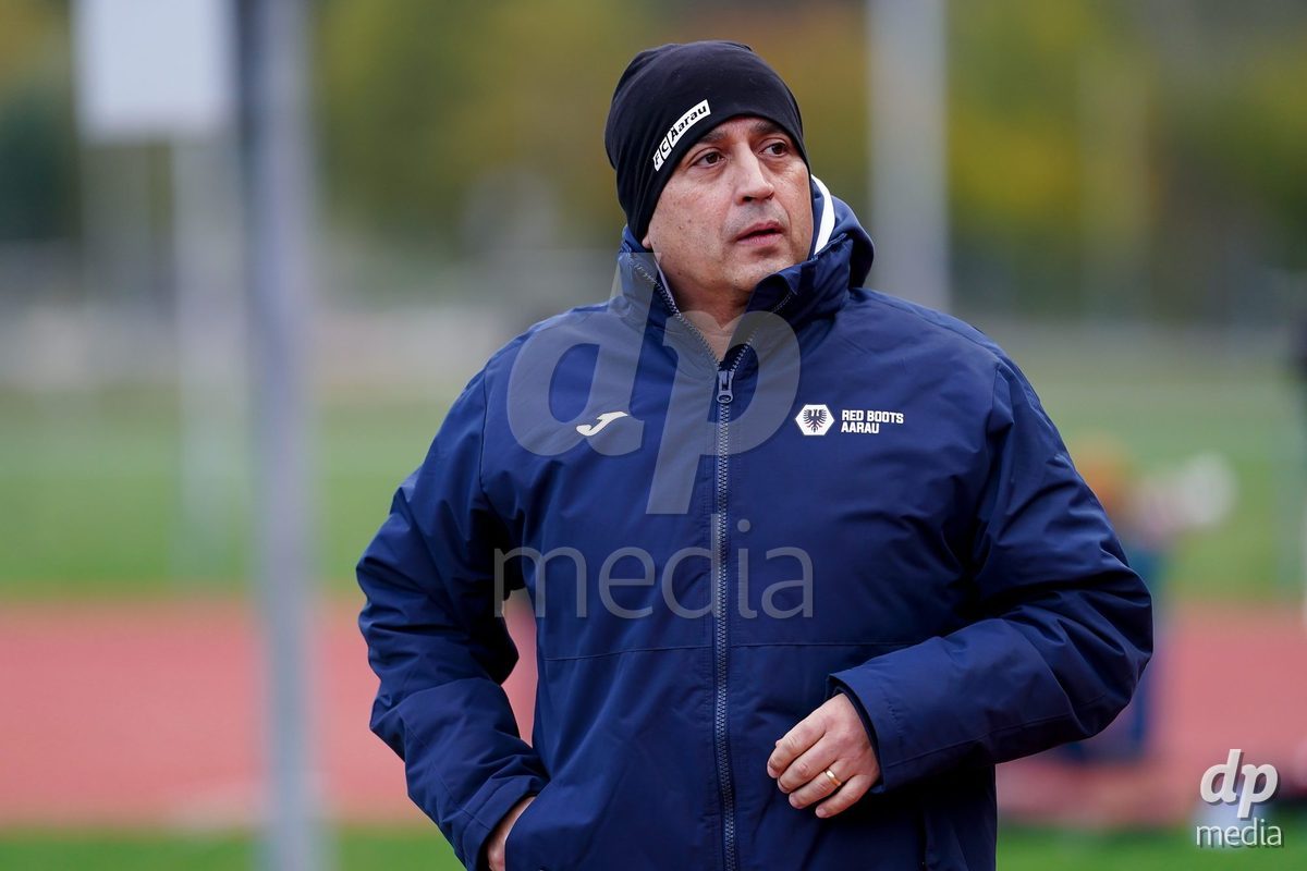 LUZERN, SWITZERLAND - OCTOBER 31: Eduardo Barrera, Head Coach of FC Aarau Frauen, during the AXA Women's Super League match between FC Luzern and FC Aarau Frauen at Hubelmatt on October 31, 2026 in Luzern, Switzerland.