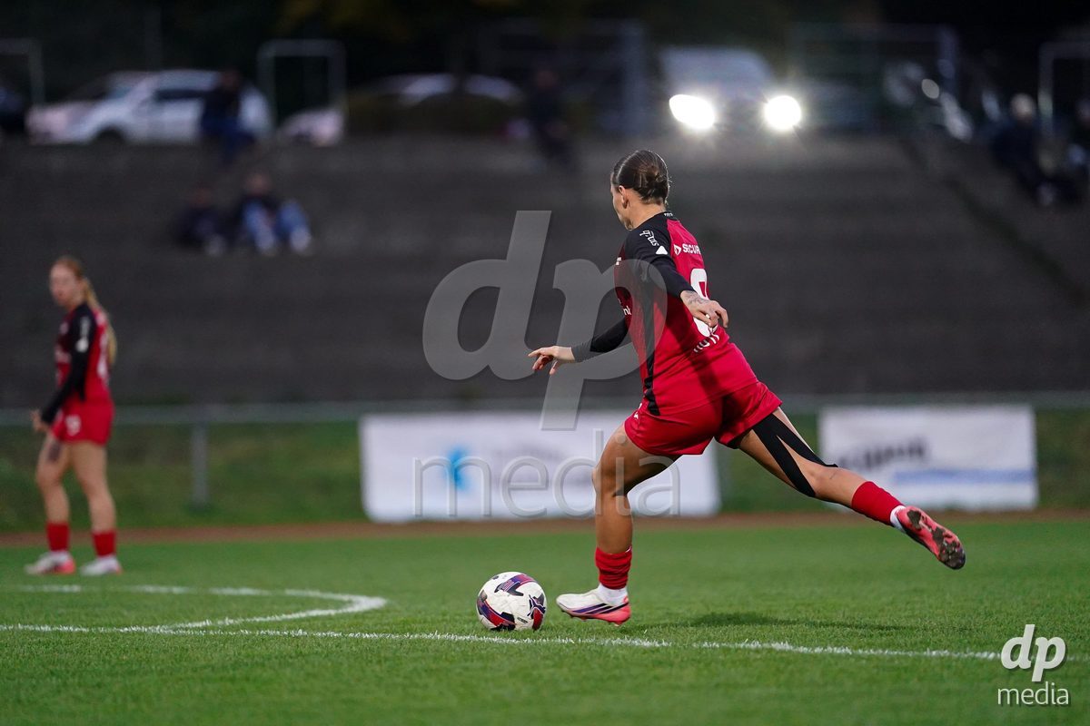 LUZERN, SWITZERLAND - OCTOBER 31: Vanesa Hoti of FC Aarau Frauen during the AXA Women's Super League match between FC Luzern and FC Aarau Frauen at Hubelmatt on October 31, 2026 in Luzern, Switzerland.