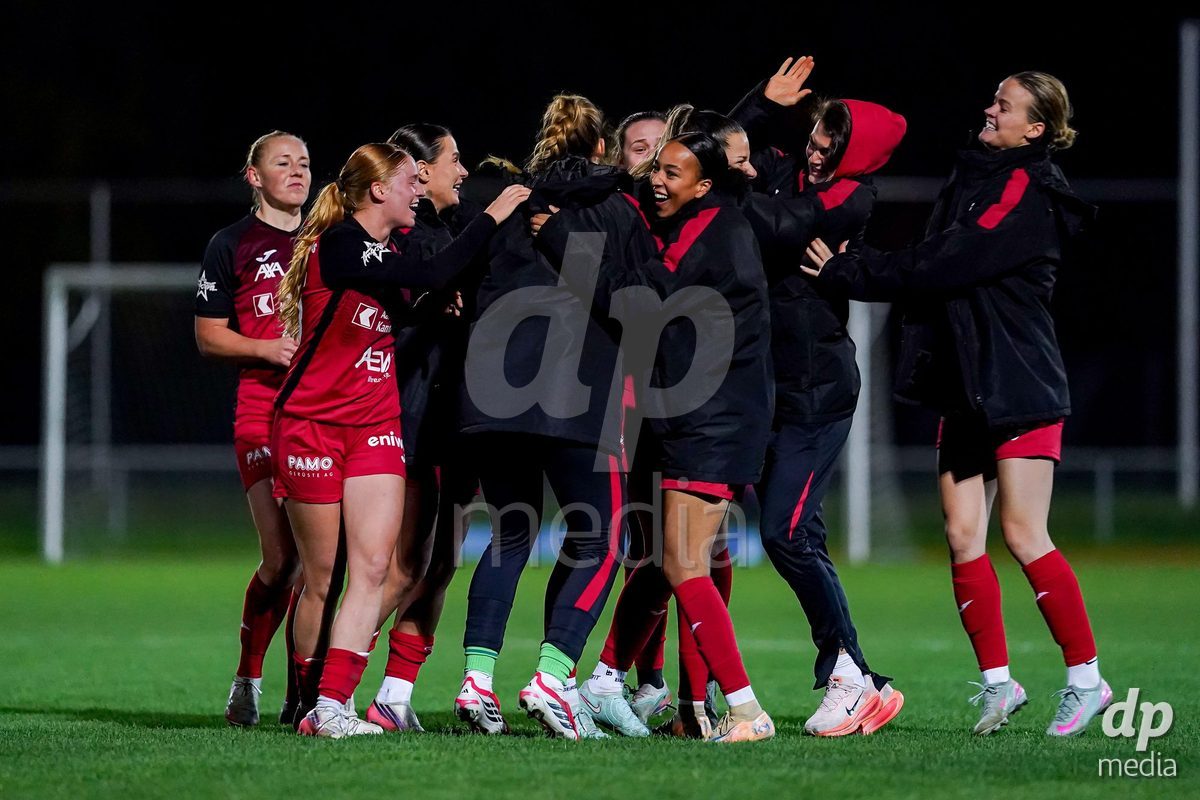 LUZERN, SWITZERLAND - OCTOBER 31: Celia Hofer of FC Aarau Frauen celebrating with team after scoring teams second goal during the AXA Women's Super League match between FC Luzern and FC Aarau Frauen at Hubelmatt on October 31, 2026 in Luzern, Switzerland.